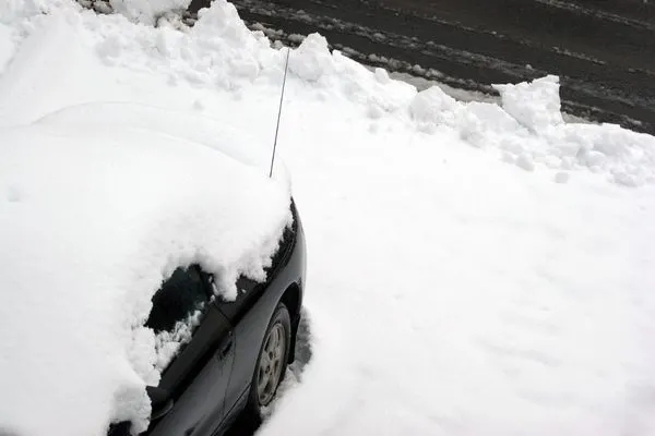 car snowed int