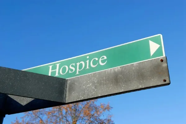 A board guiding towards hospice 